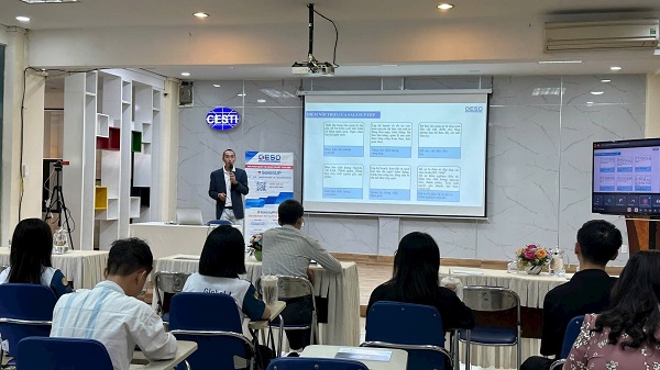 Nhóm kỹ thuật viên Việt Nam tìm giải pháp số hóa trong lĩnh vực nông nghiệp